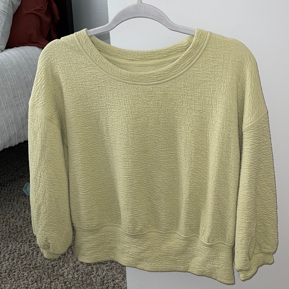 LuluLemon pull over